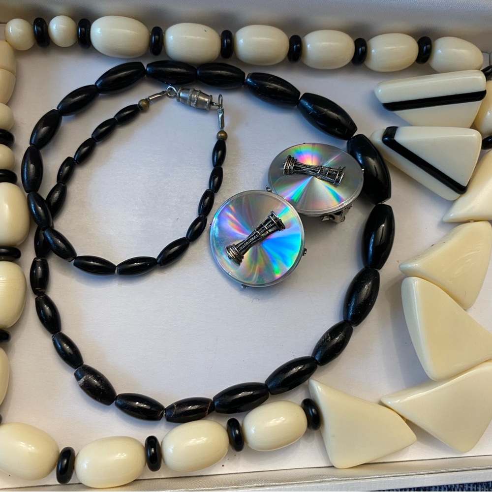 Lot of 80s jewelry